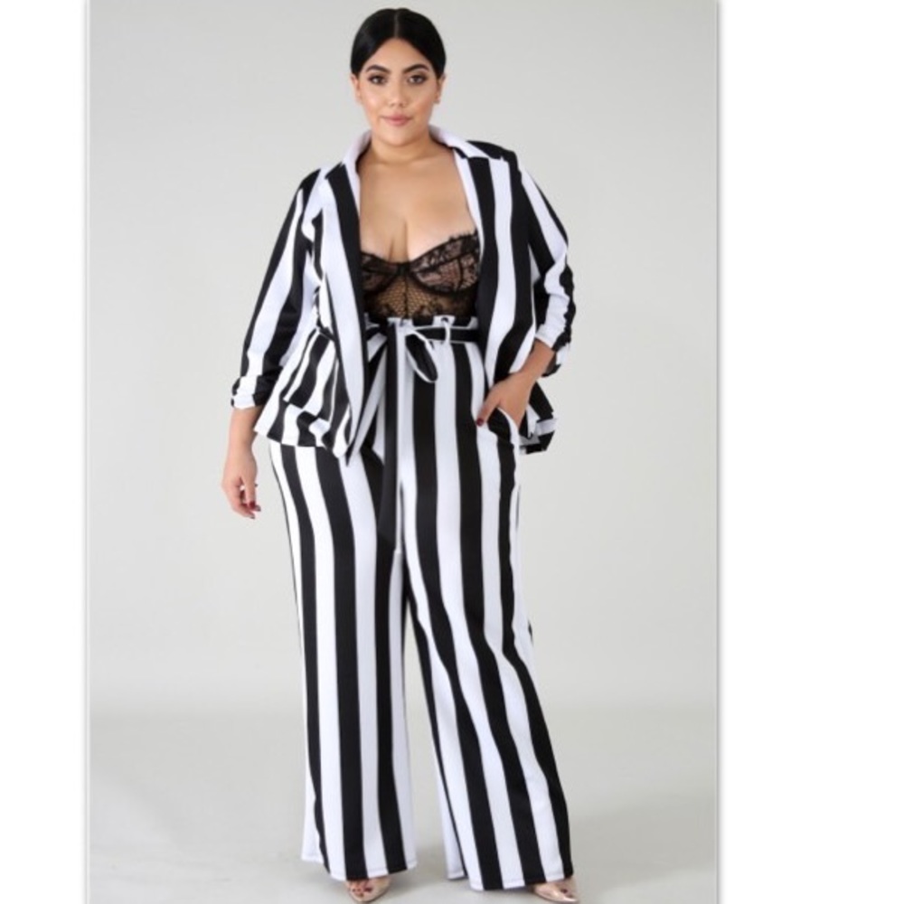 NWT Black and White Striped Set